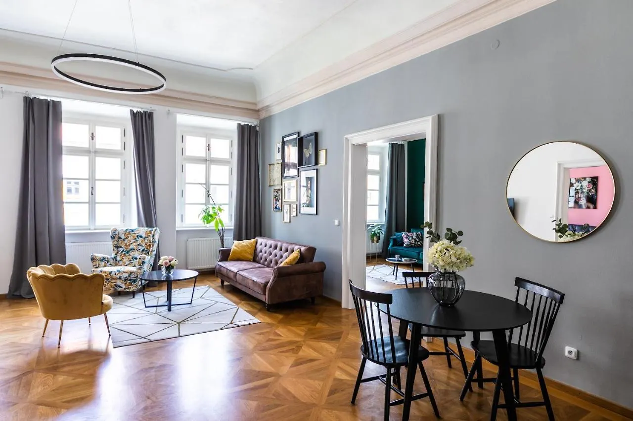 New Stylish 3 Suites Bedrooms Apt In Mala Strana - N2Nd Prague Czech Republic